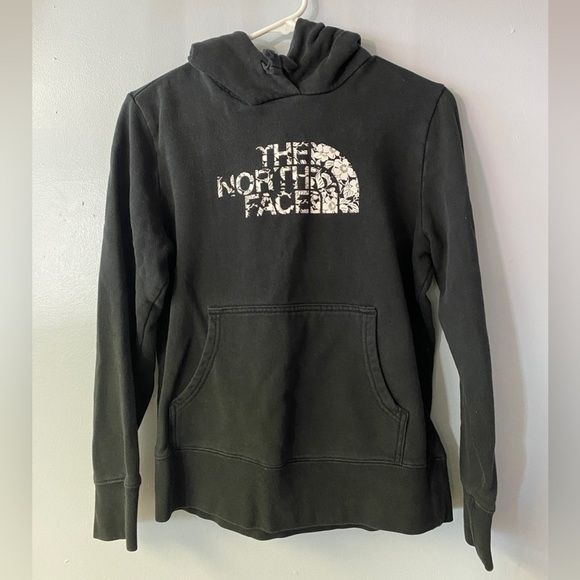 The North Face Tops - 🚨CLEARANCE 0124-29 Lotus North Face Hoodie